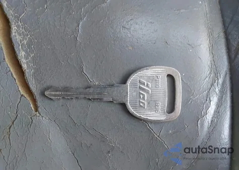 2005 Chevrolet Tahoe Z71 from USA, damaged, VIN 1GNEK13T75R138138